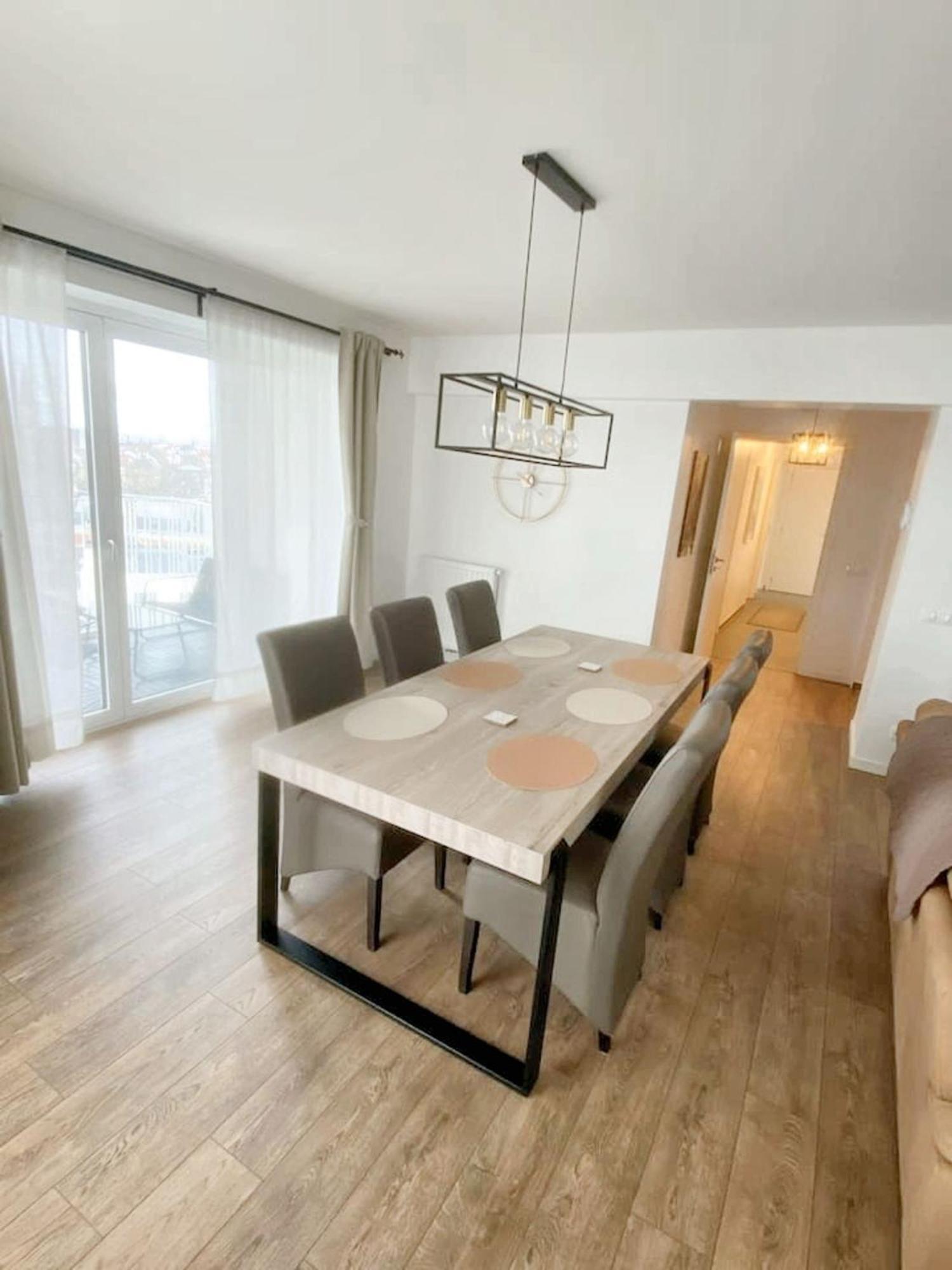 Modern Apartment In Cureghem Anderlecht 134 M² + Terrace Bruxelas Exterior foto