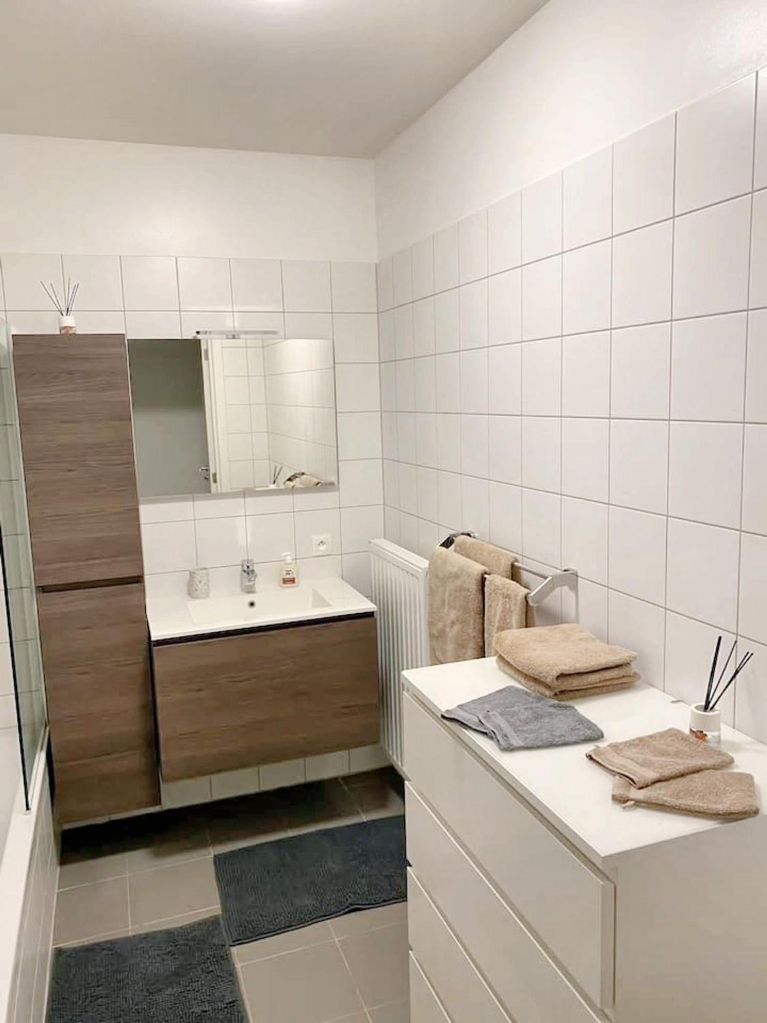 Modern Apartment In Cureghem Anderlecht 134 M² + Terrace Bruxelas Exterior foto