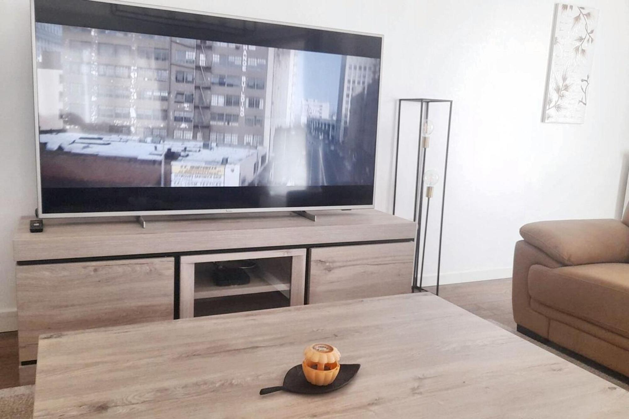 Modern Apartment In Cureghem Anderlecht 134 M² + Terrace Bruxelas Exterior foto
