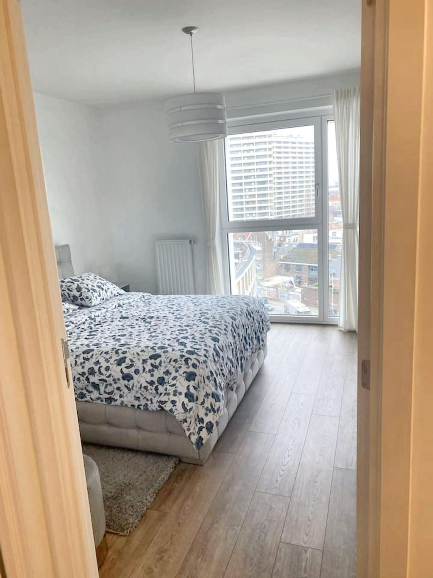 Modern Apartment In Cureghem Anderlecht 134 M² + Terrace Bruxelas Exterior foto